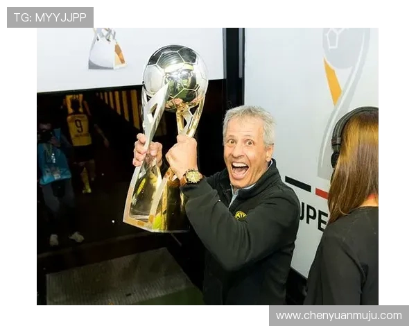 德甲球队庆祝活动中蛋糕拍照的创意与趣图合集